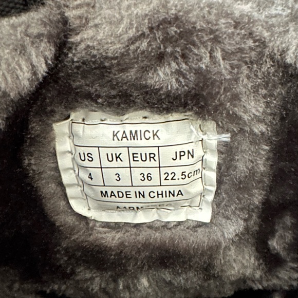 Kids’ Dream Pairs Waterproof Winter Snow Boots | Size 4 - Picture 7 of 8